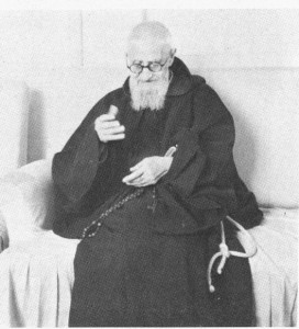 P. Louis de Kharpout, sans ses béquilles, aux dernières années de sa vie, dans sa chambre au couvent S. Louis à Beyrouth. (Album du centenaire de la cathédrale St. Louis 1868-1968).